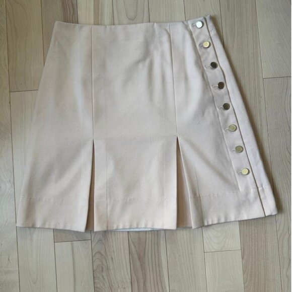 Chic and versatile Club Monaco mini skirt in a soft pink-beige shade - Picture 2 of 8